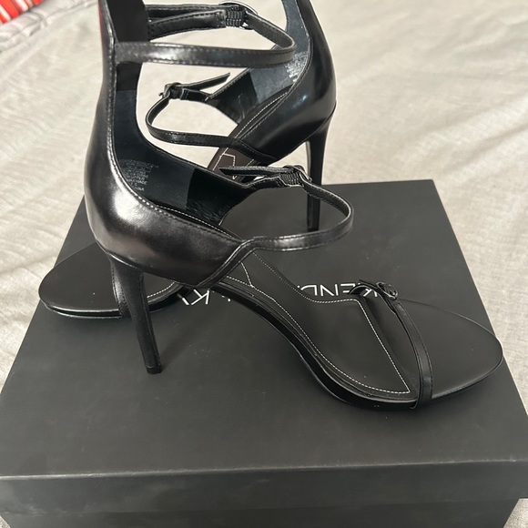 NIB - Kendall & Kylie Strappy Black Heels - Picture 9 of 16